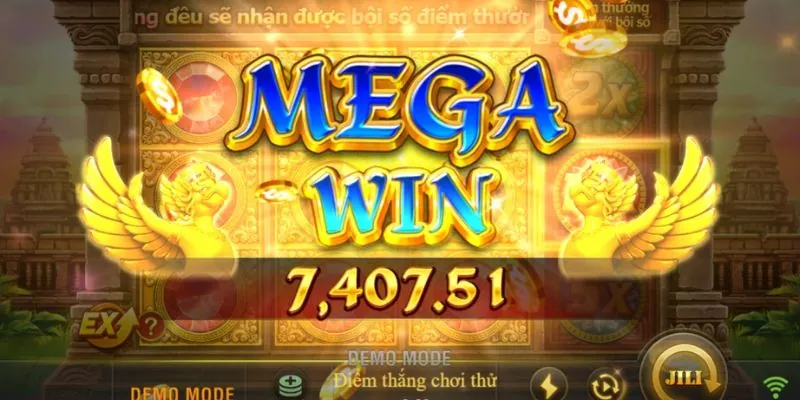 Hình ảnh nhân viên hỗ trợ khách hàng f169 win tư vấn về các chương trình khuyến mãi